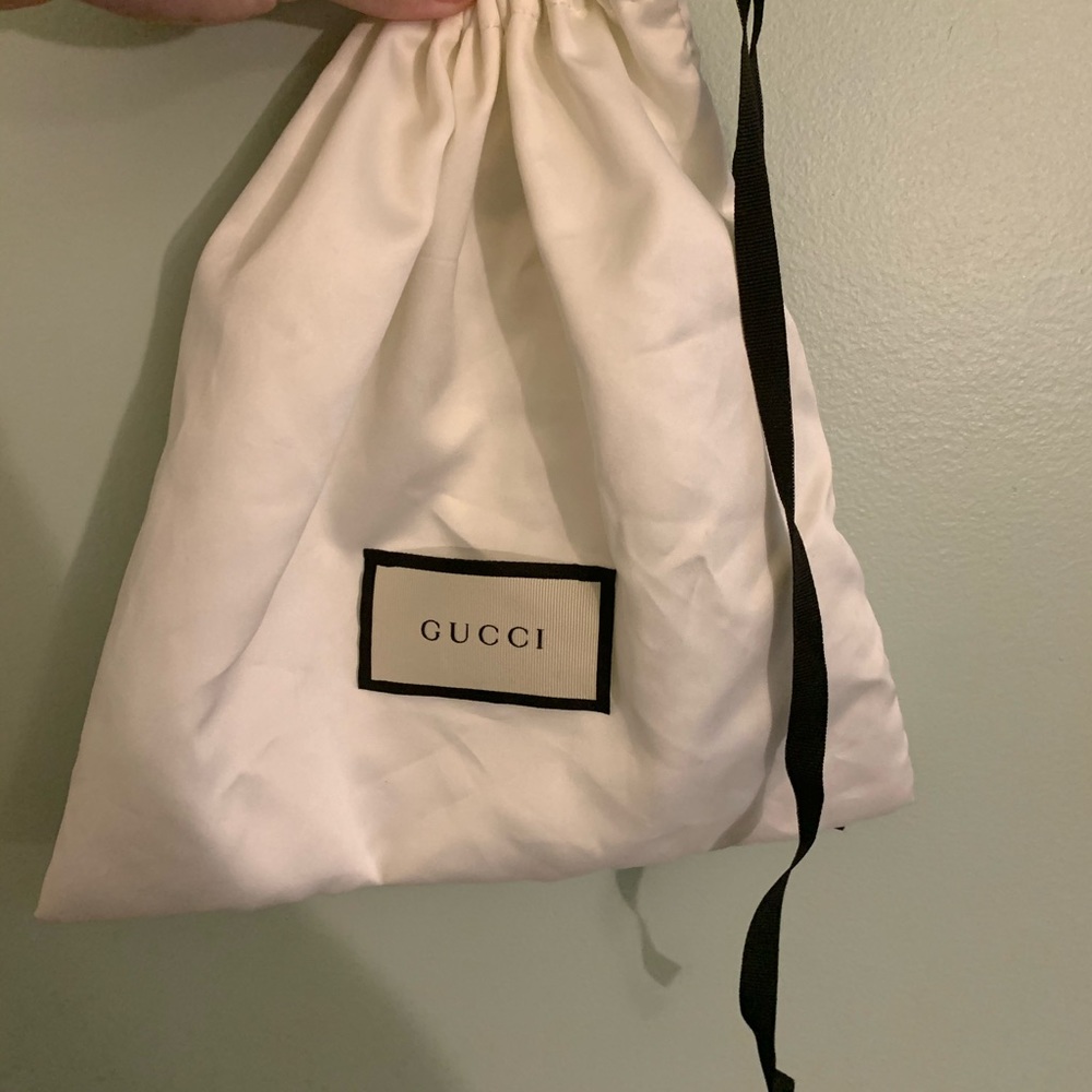 Authentic GUCCI dust bag for belts/wallets - Picture 2 of 2